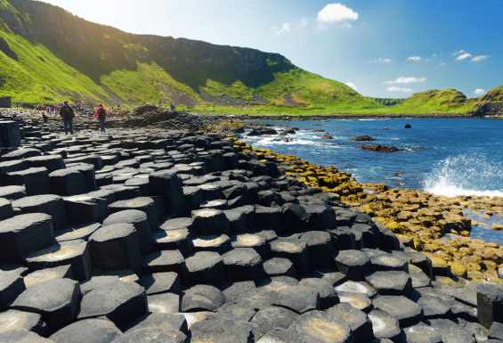 Giant's-Causeway-Stopnišče-velikanov-Irska-in-škotska-Potovanje