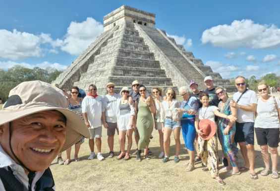 Chichen Itza skupina turistov Condor Travel